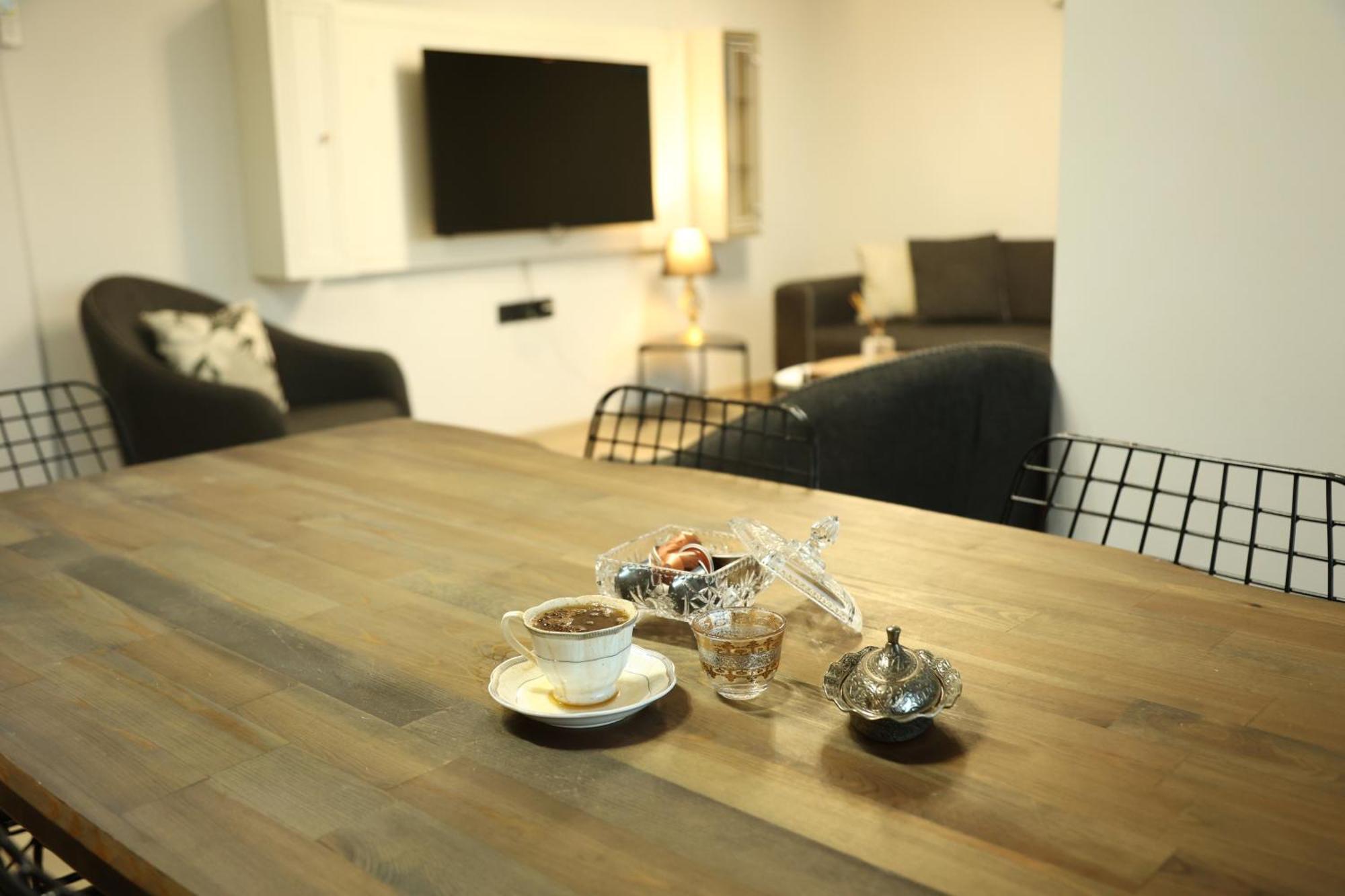 Apartment Dreams Luxury Residences & Lifestyle *