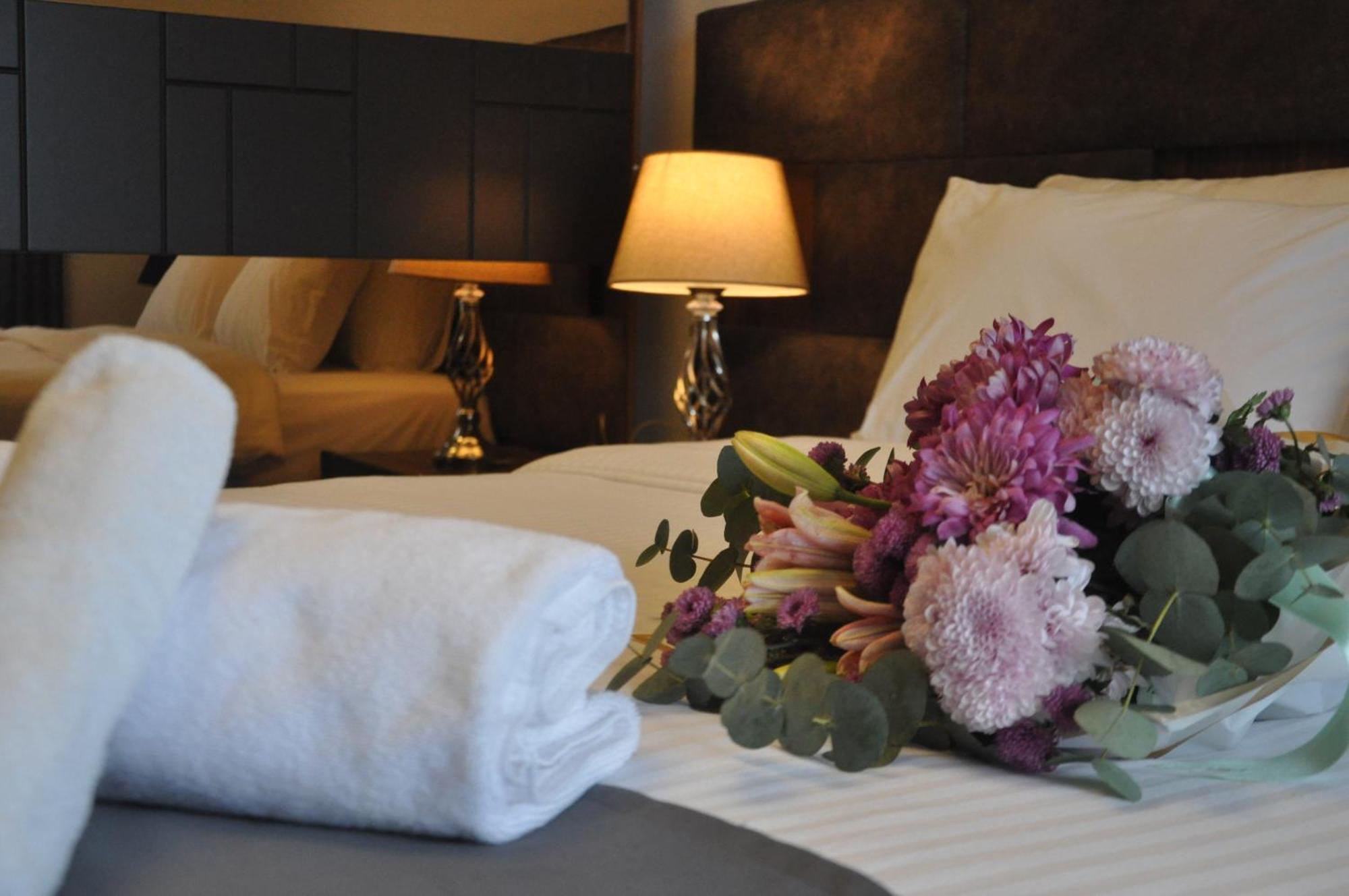 Apartment Dreams Luxury Residences & Lifestyle *