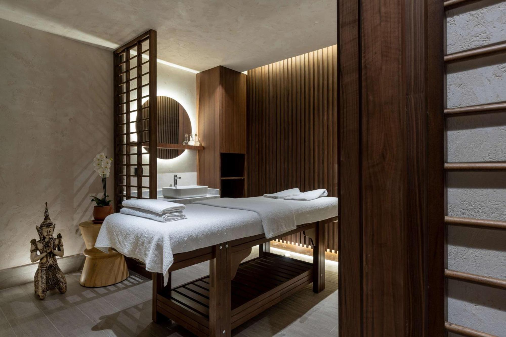 Radisson Blu Hotel, * Kas