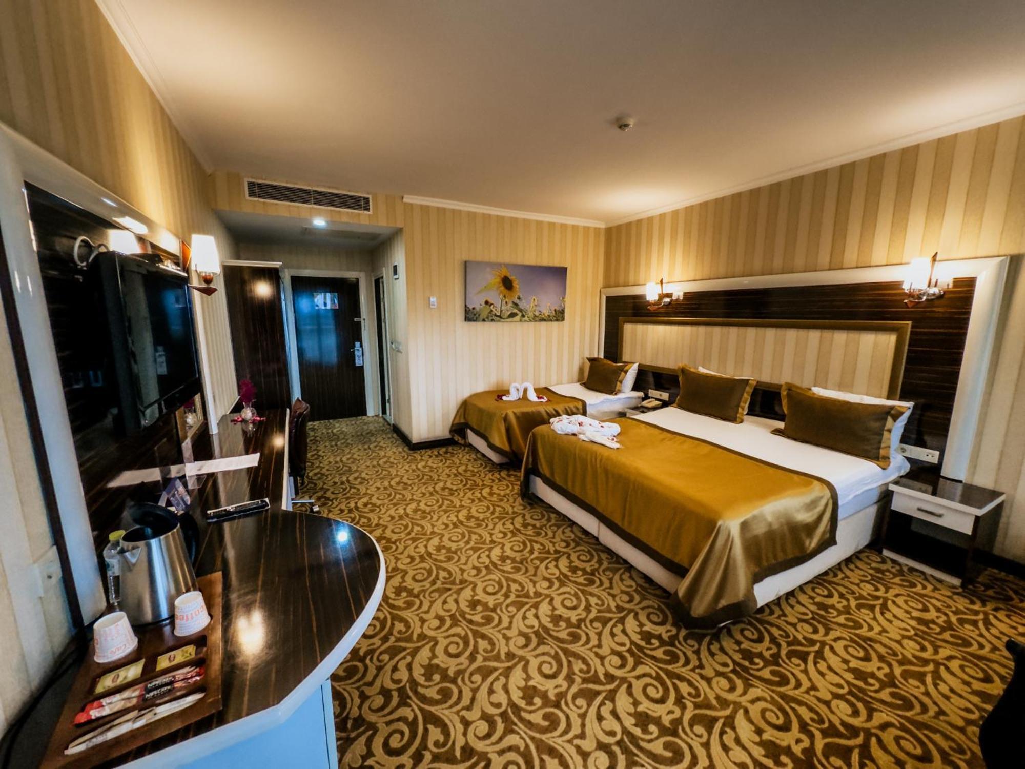 Hotel Elegance & Wellness-aqua Yalova (Yalova)