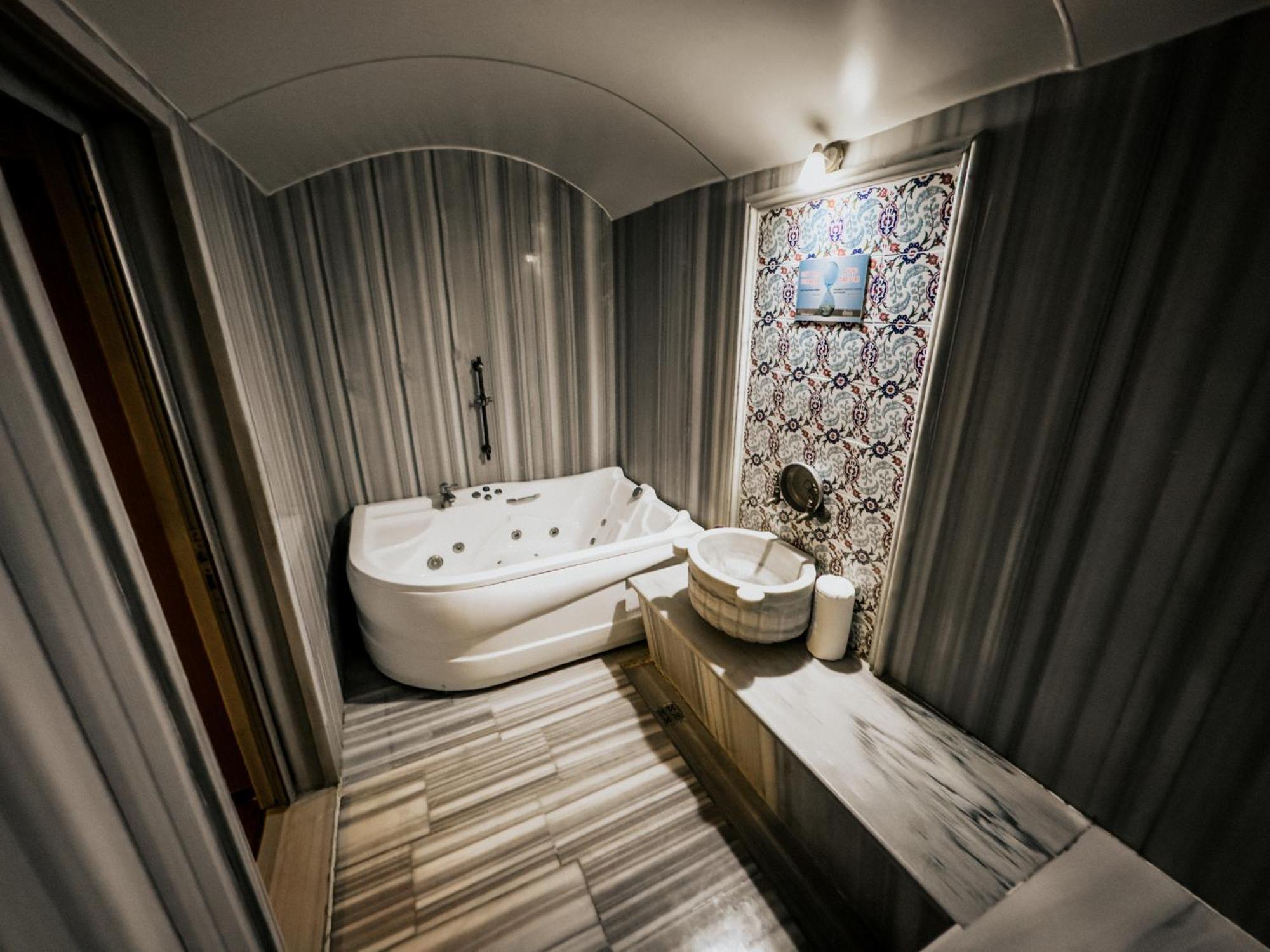 Elegance & Wellness-aqua Hotel 4*