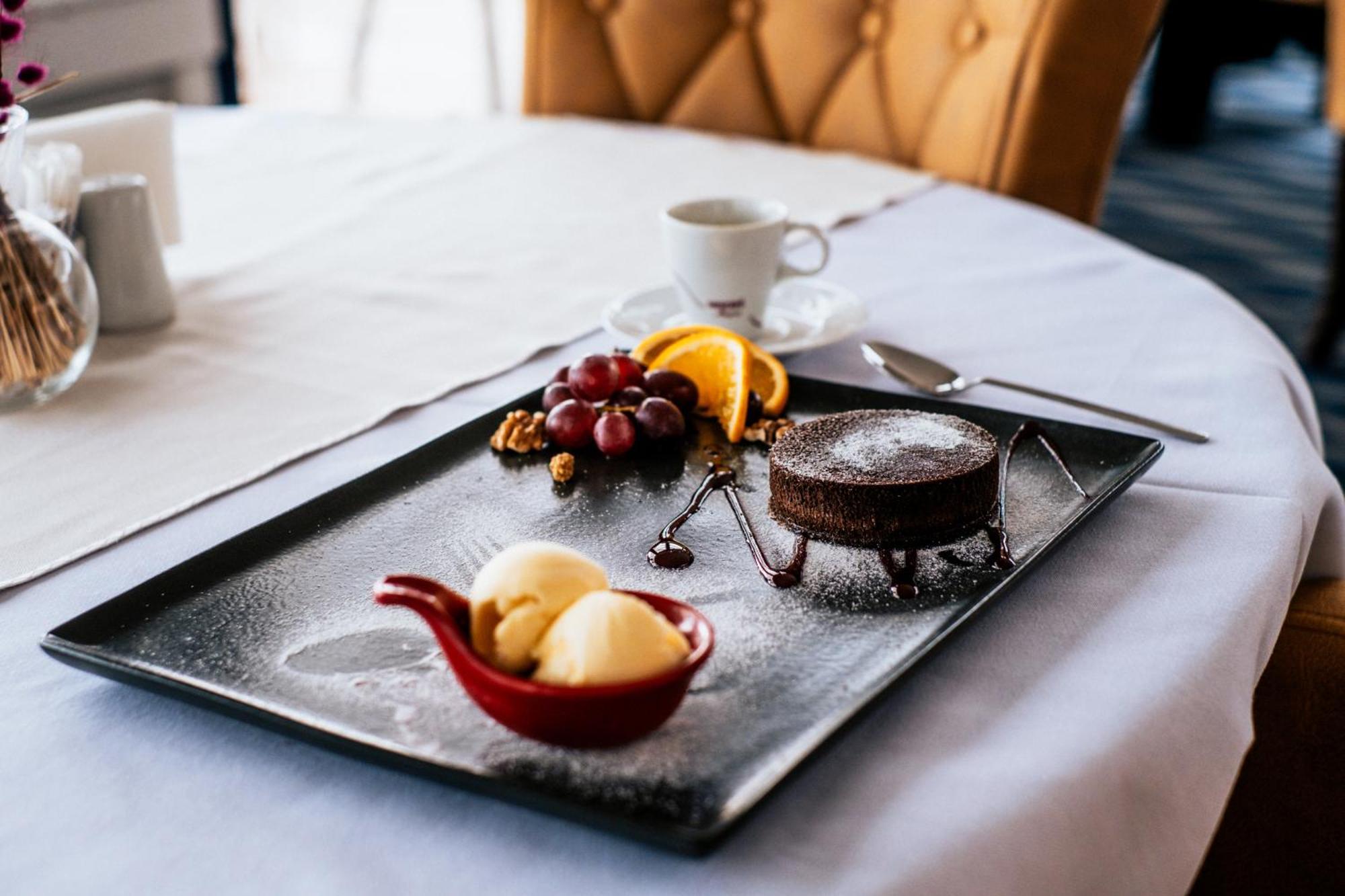 Hotel Elegance & Wellness-aqua 4*