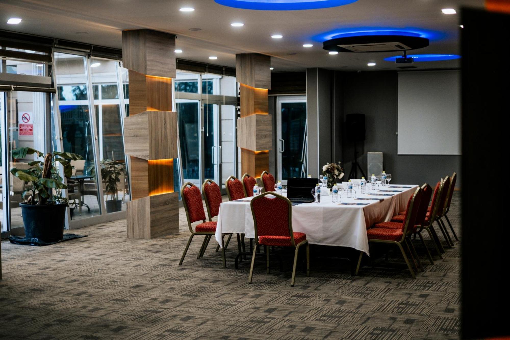 Elegance & Wellness-aqua Hotel