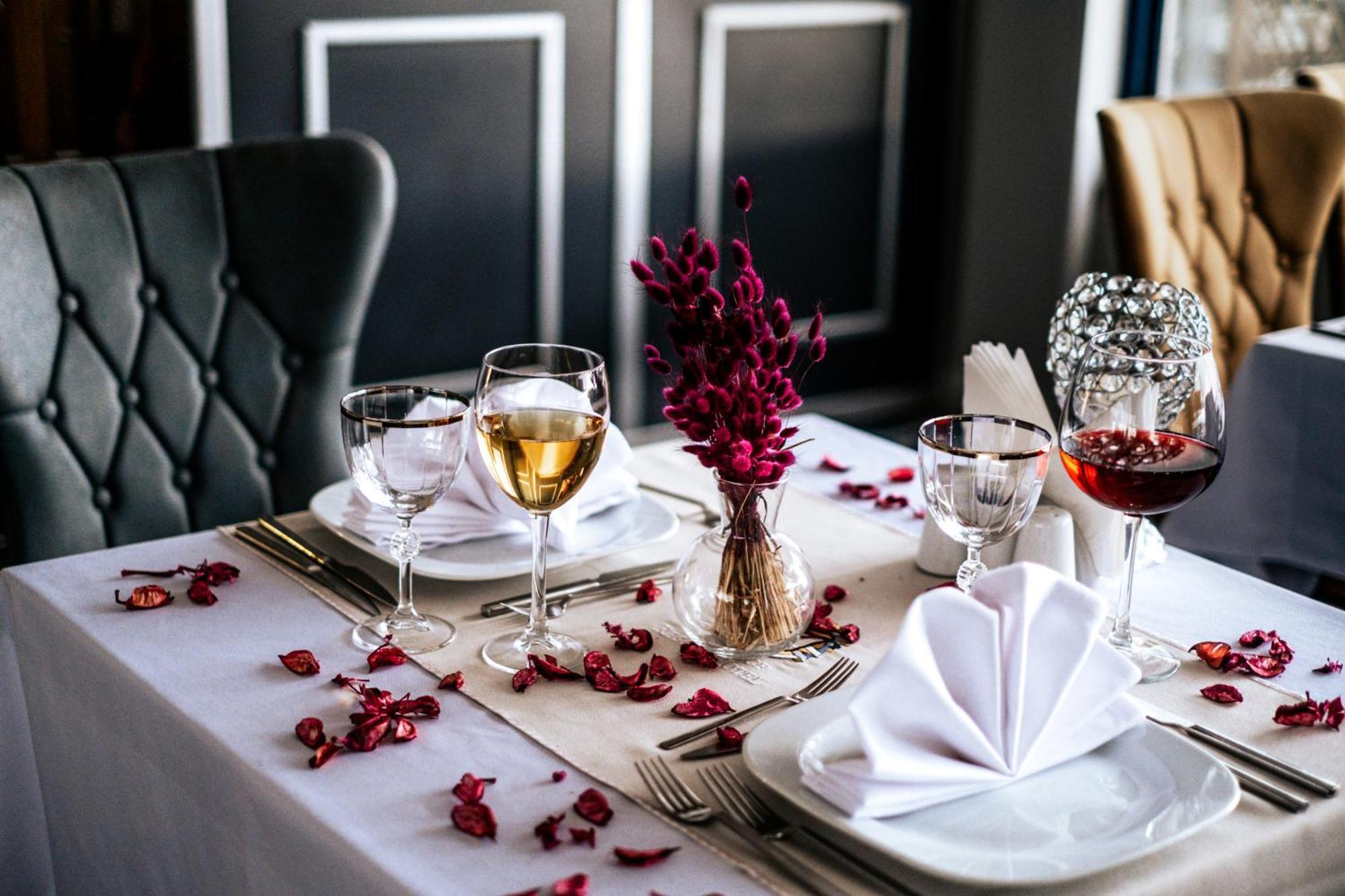 Elegance & Wellness-aqua