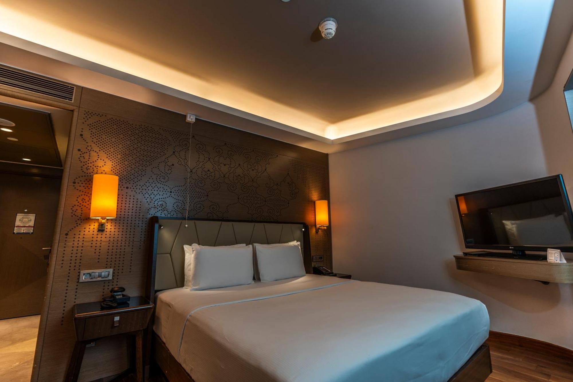 Hilton Kozyatagi Hotel 5*