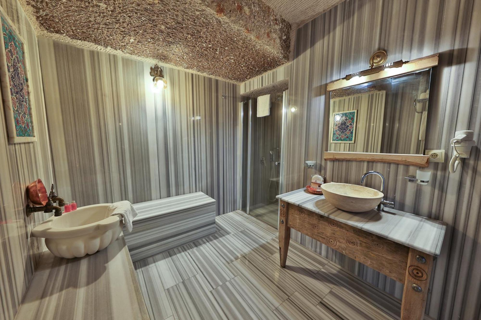 Divan Cave House Hotel