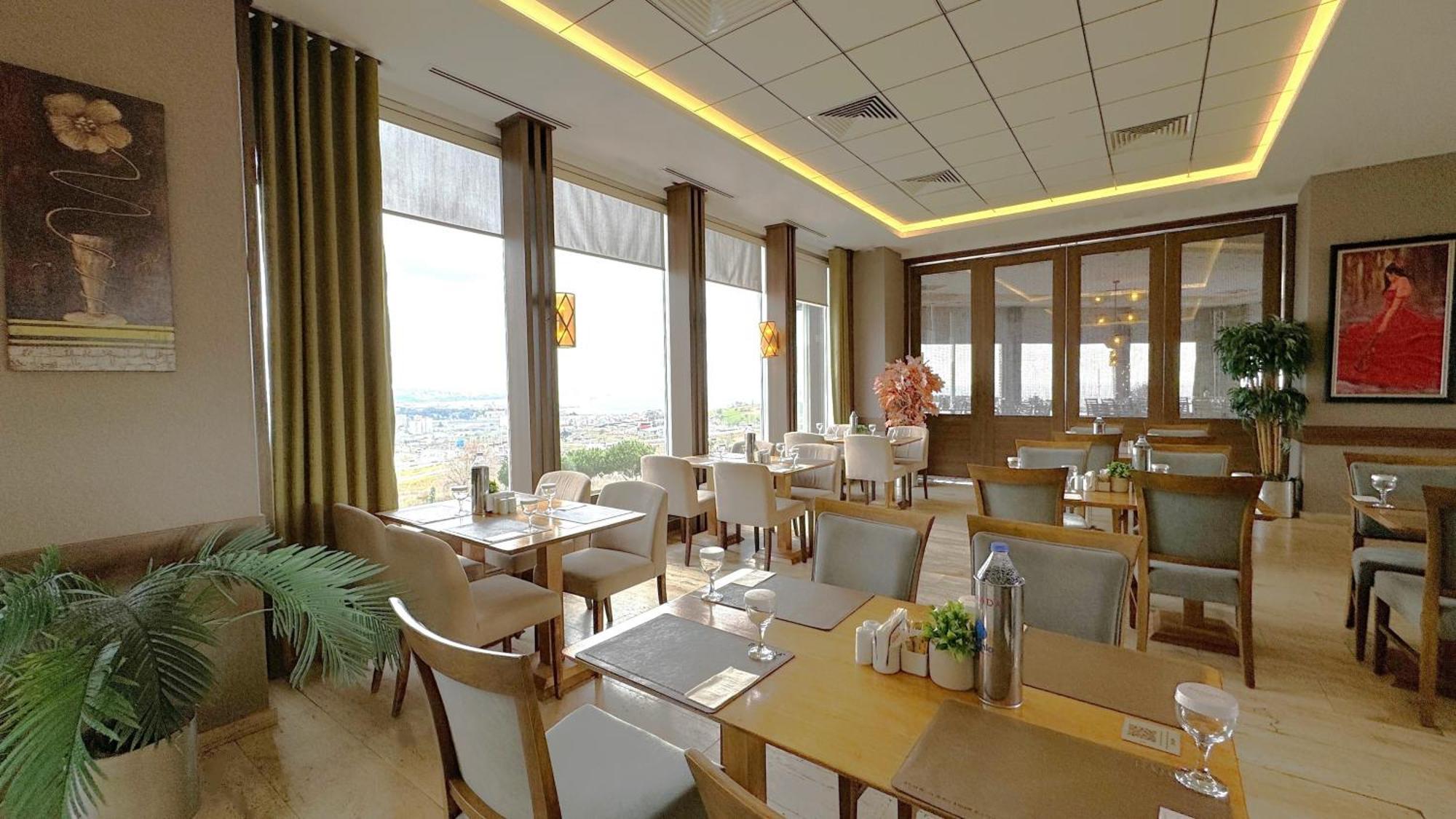 Hotel Ramada By Wyndham 5*