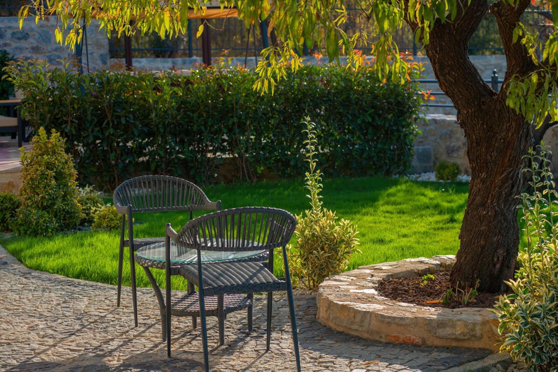 Neveda Mit Tennis Und Basketballplatz Villa Datca