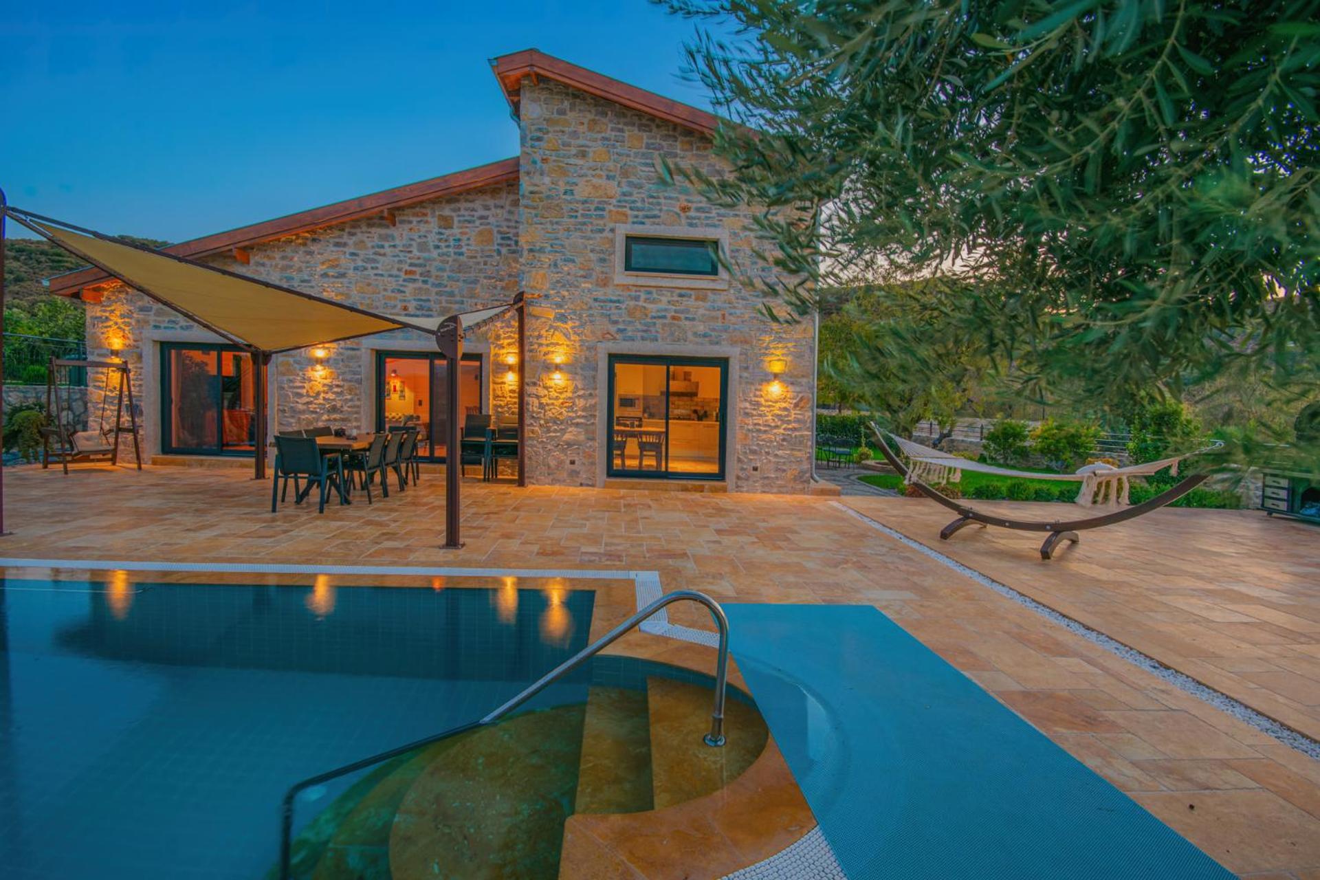 Villa Neveda Mit Tennis Und Basketballplatz *