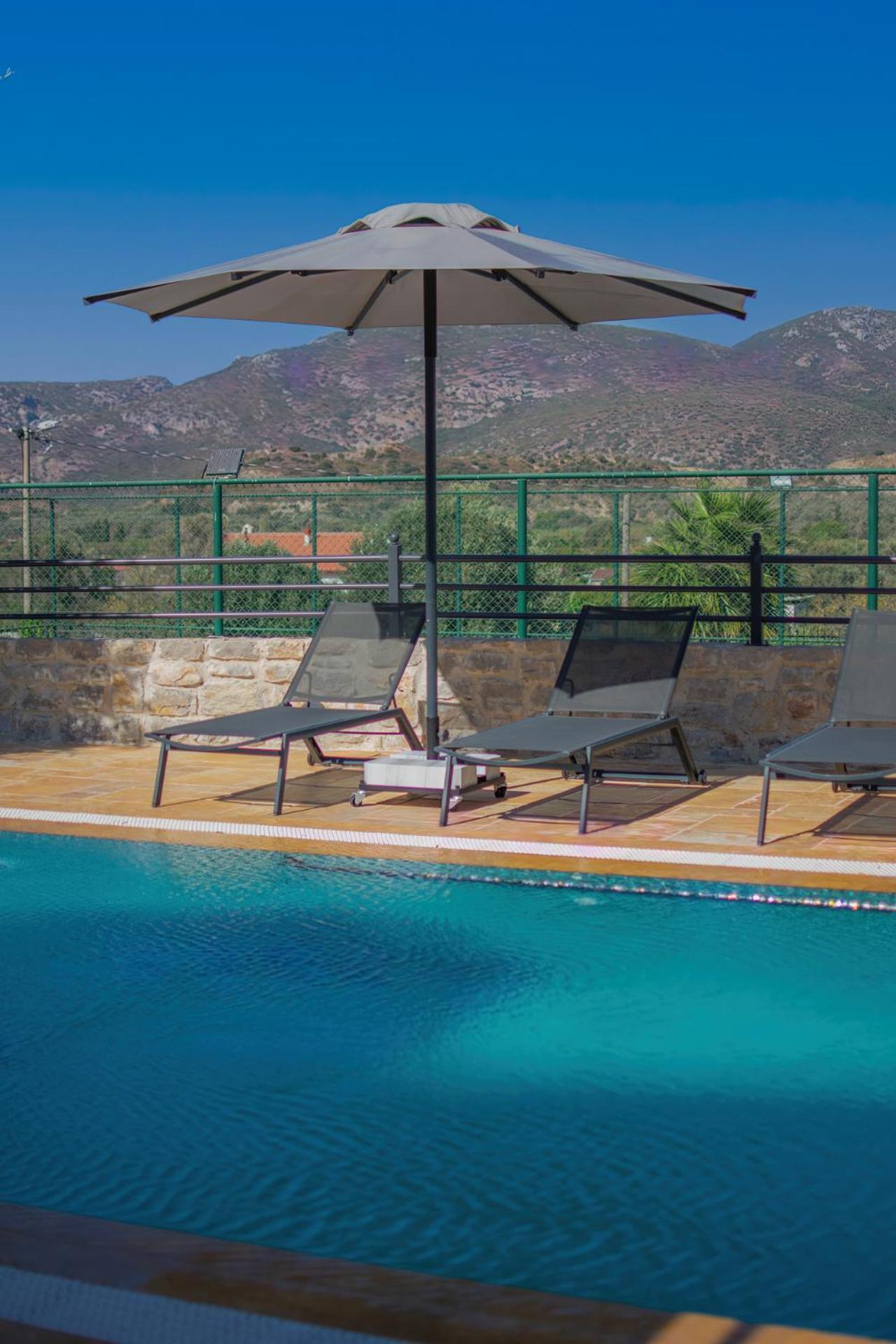 Villa Neveda Mit Tennis Und Basketballplatz Datca