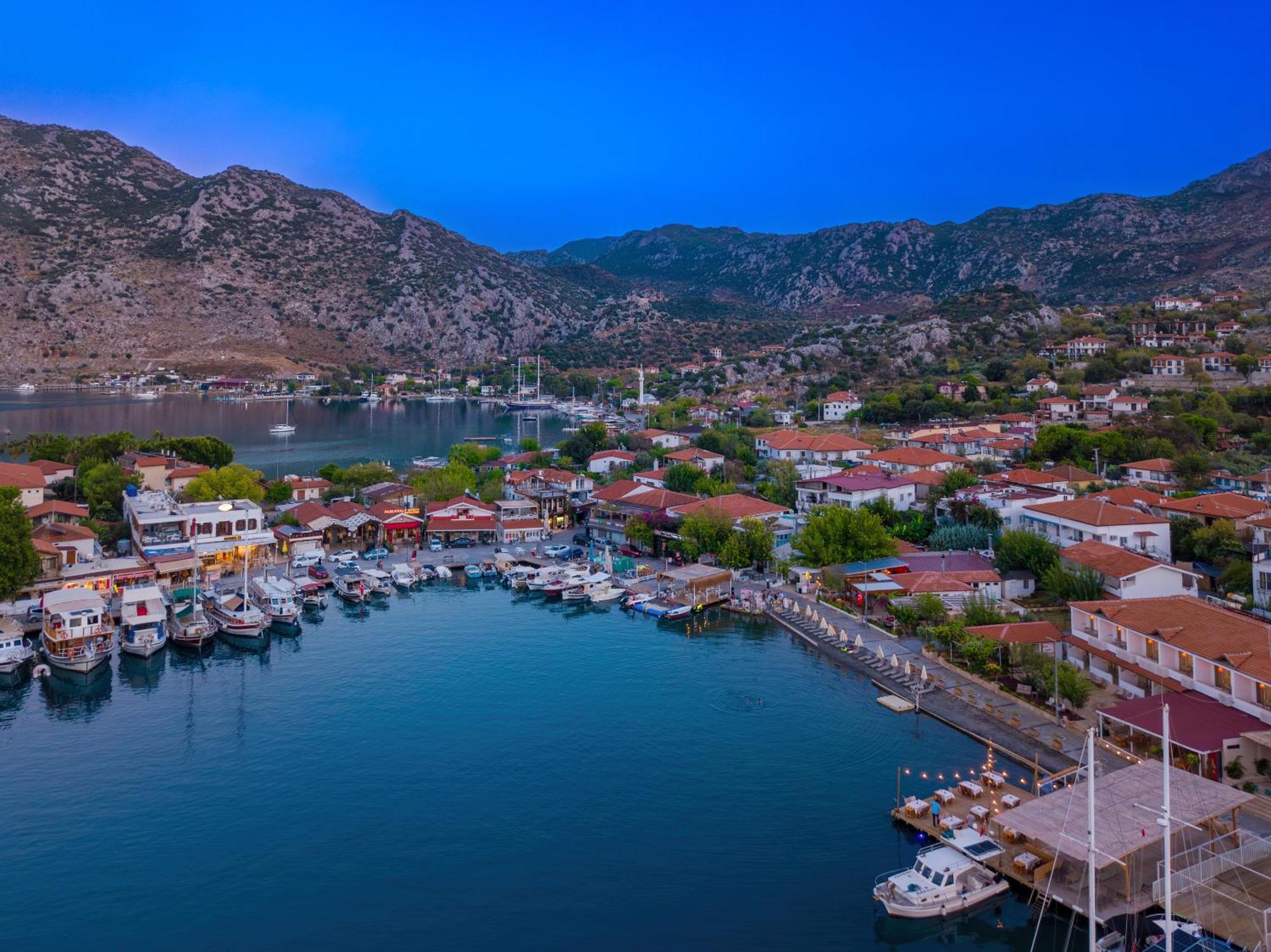Base Selimiye