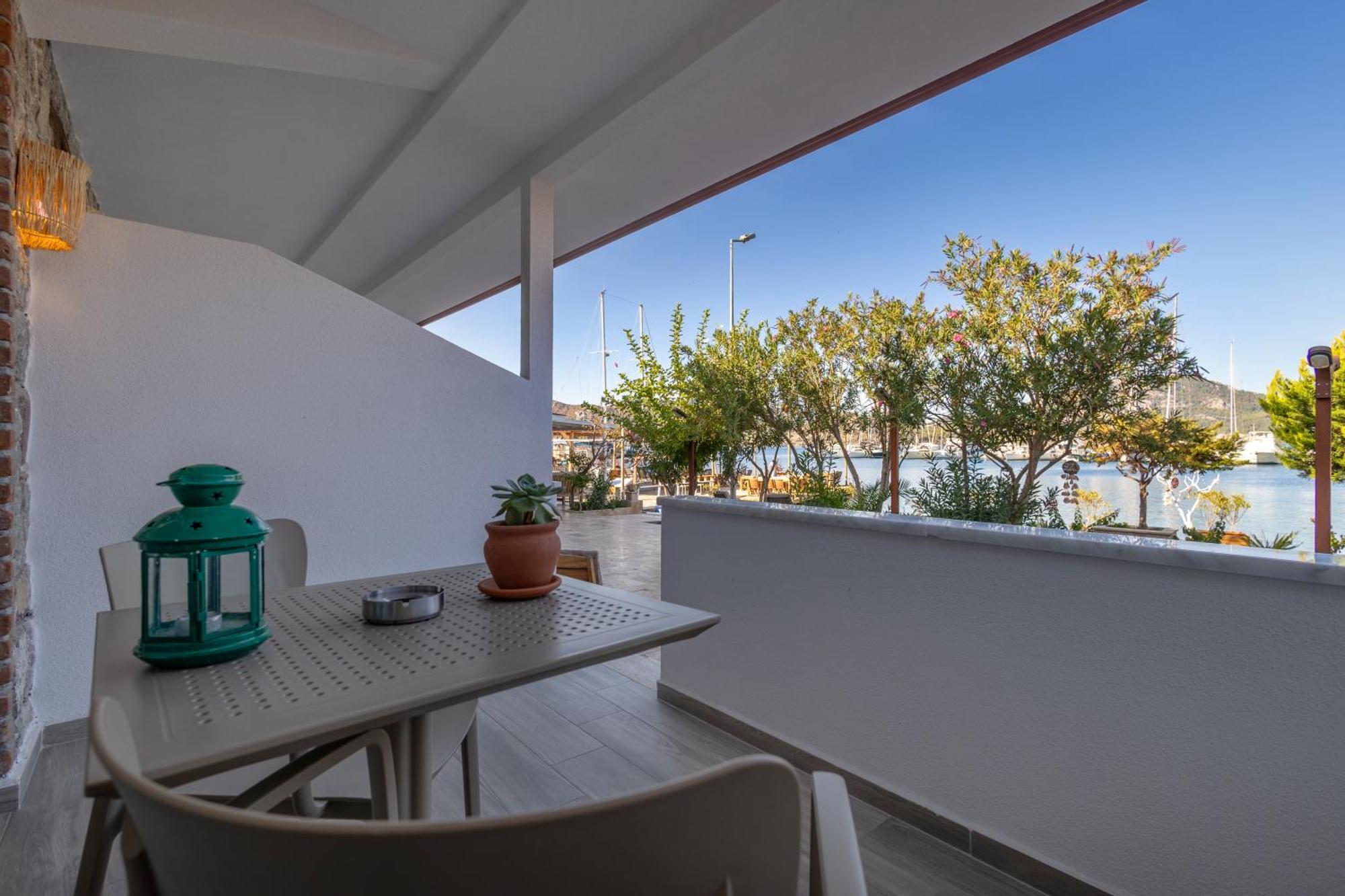 Base Selimiye Hotel *