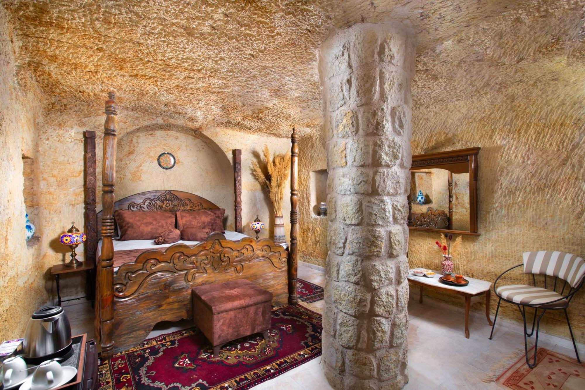 Romantic Cave *