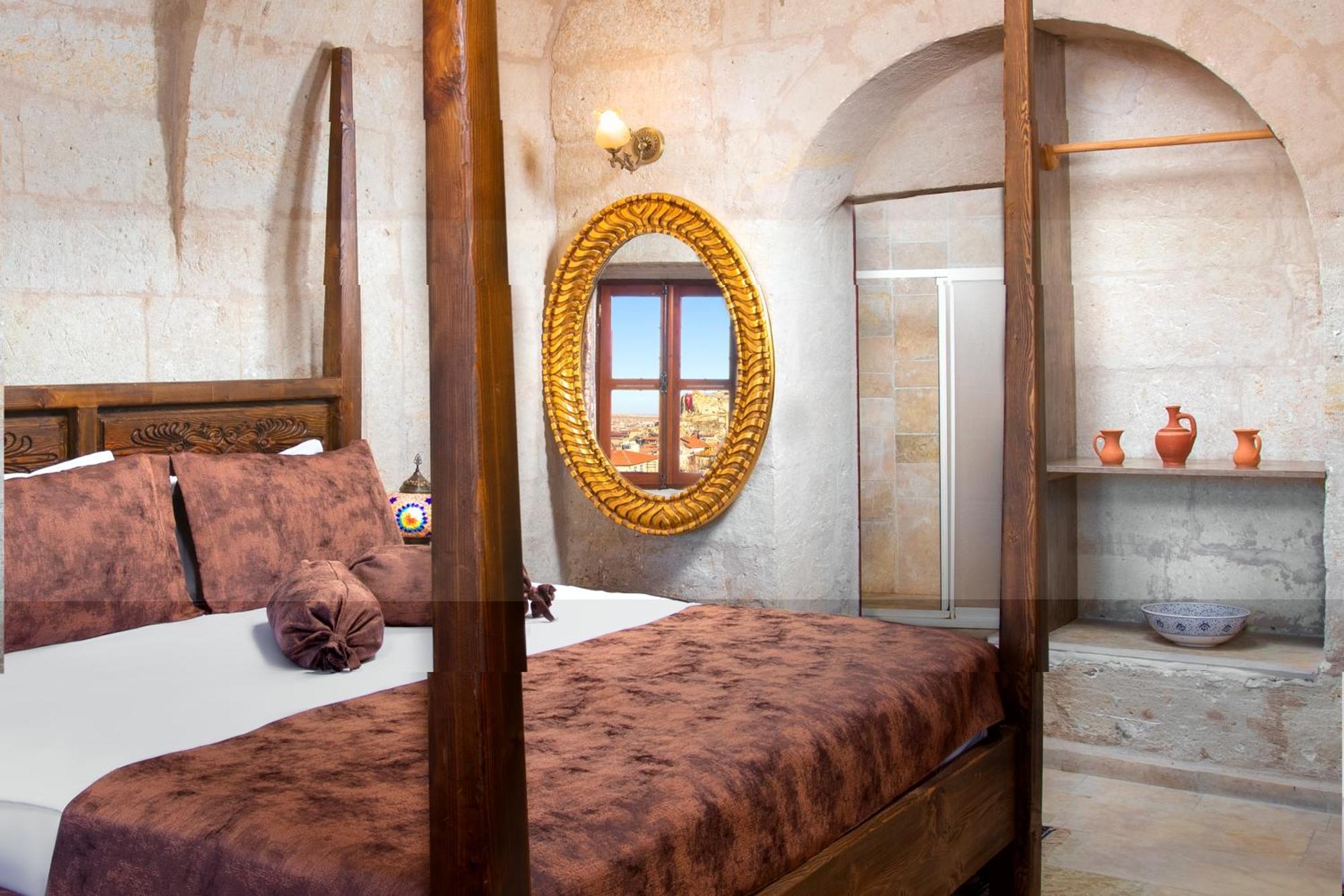 Romantic Cave Hotel *