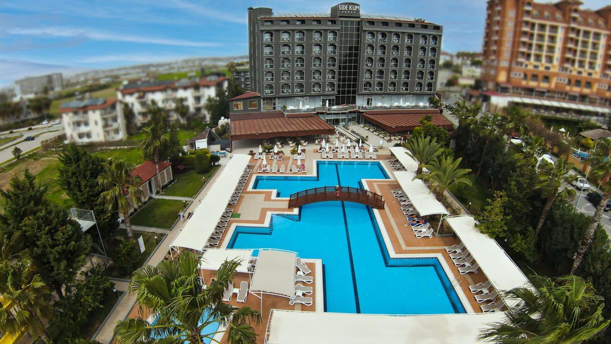 Kum Hotel Side