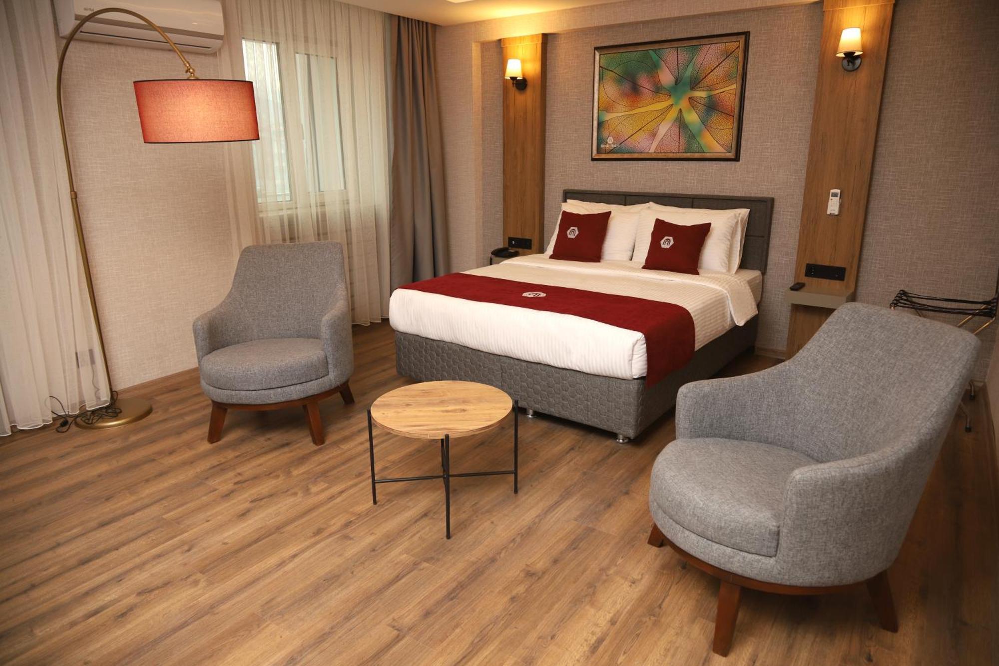 Rush Hotel *