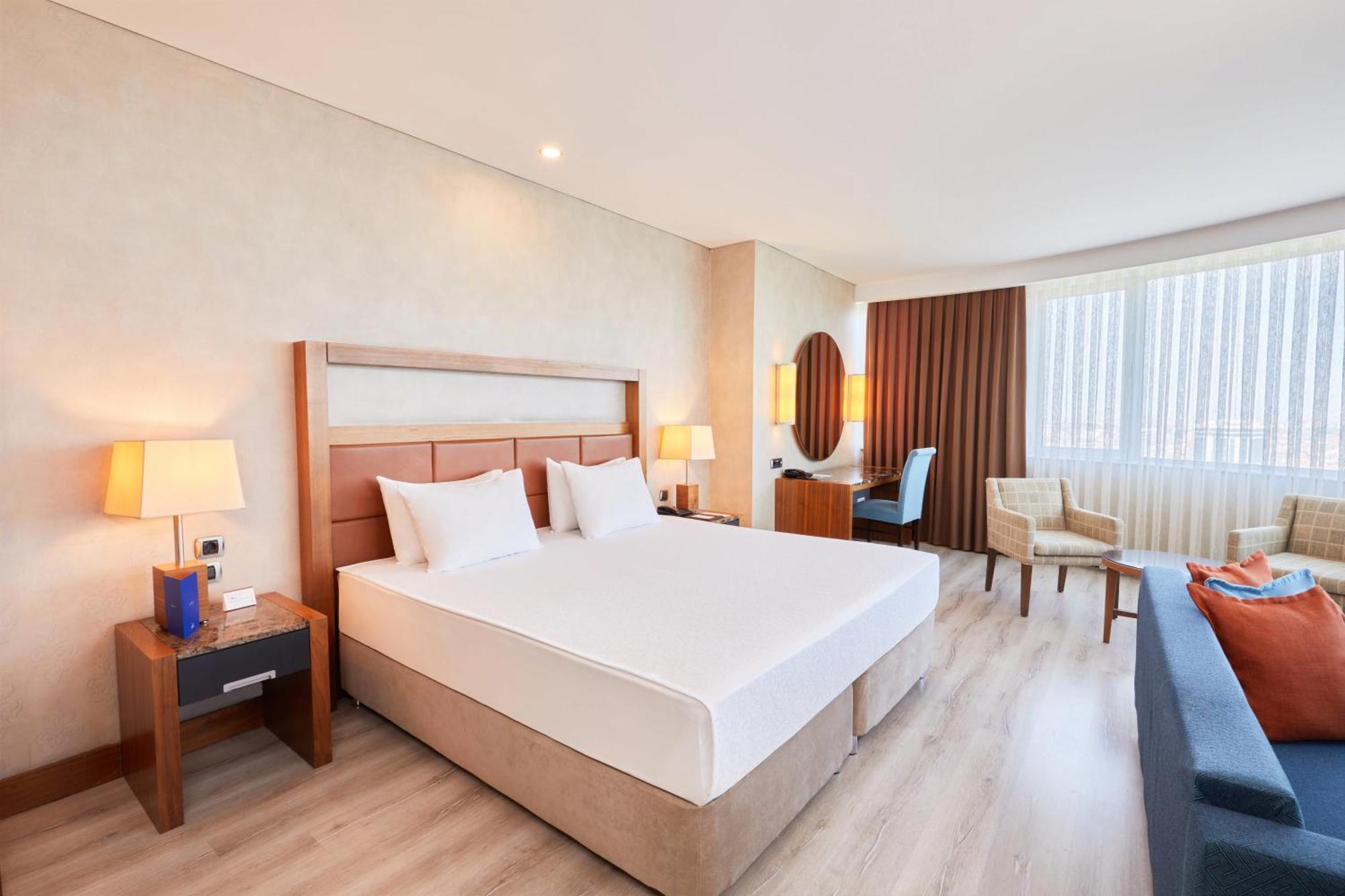 Dedeman Convention Center 5* Konya