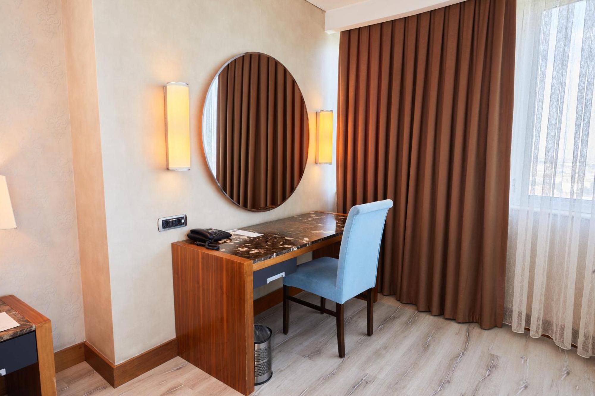 Dedeman Convention Center 5*