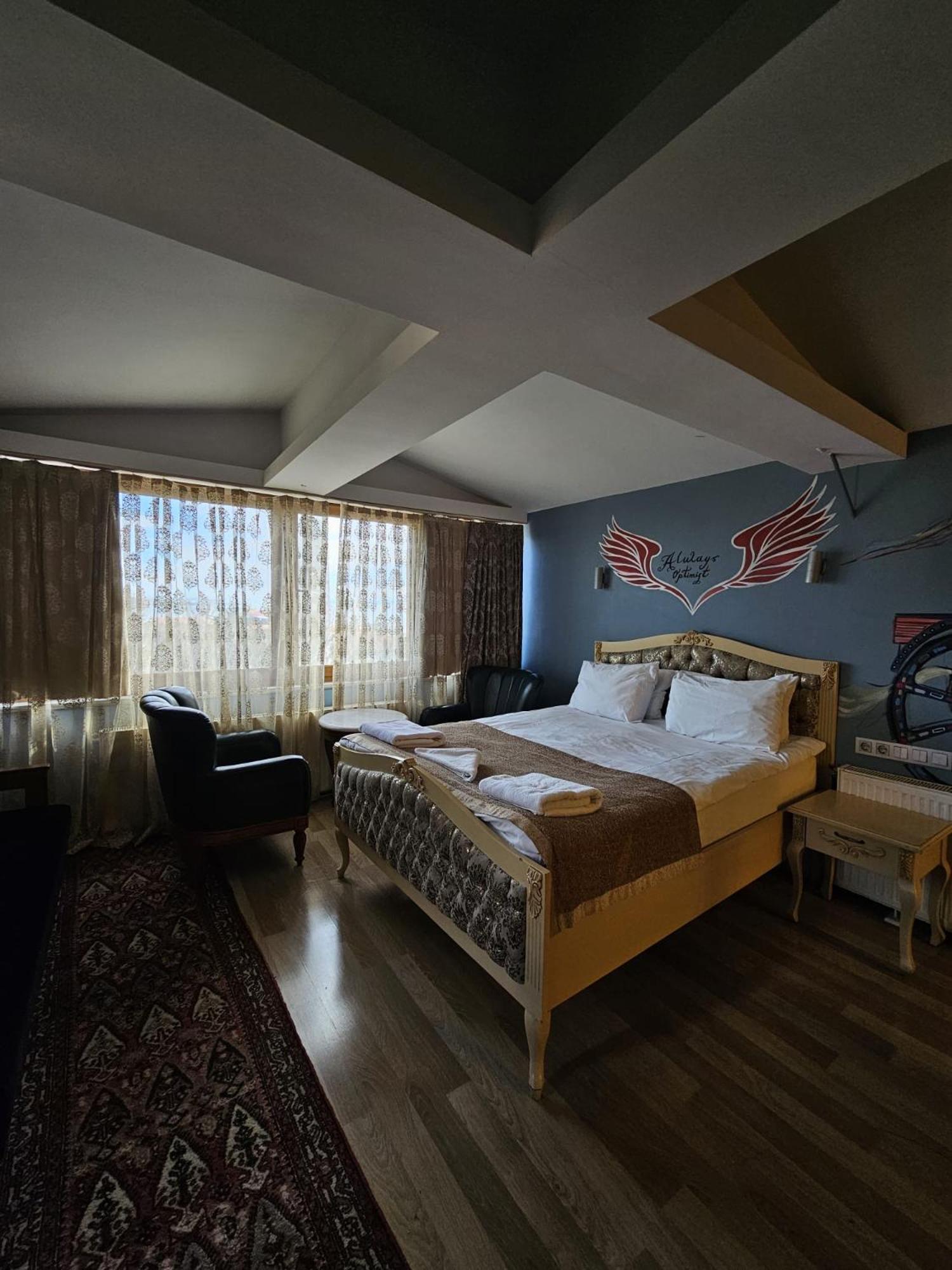 Hotel Optimist