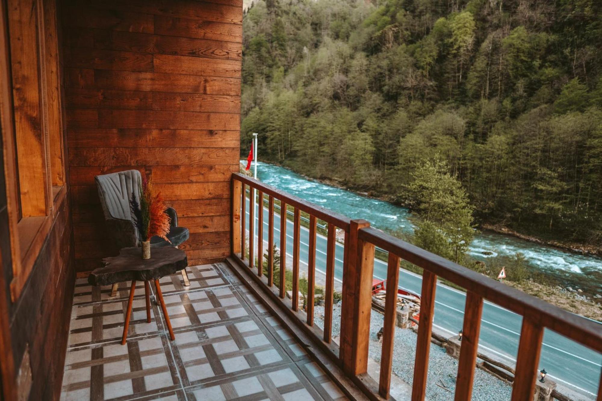 Hotel River Deluxe