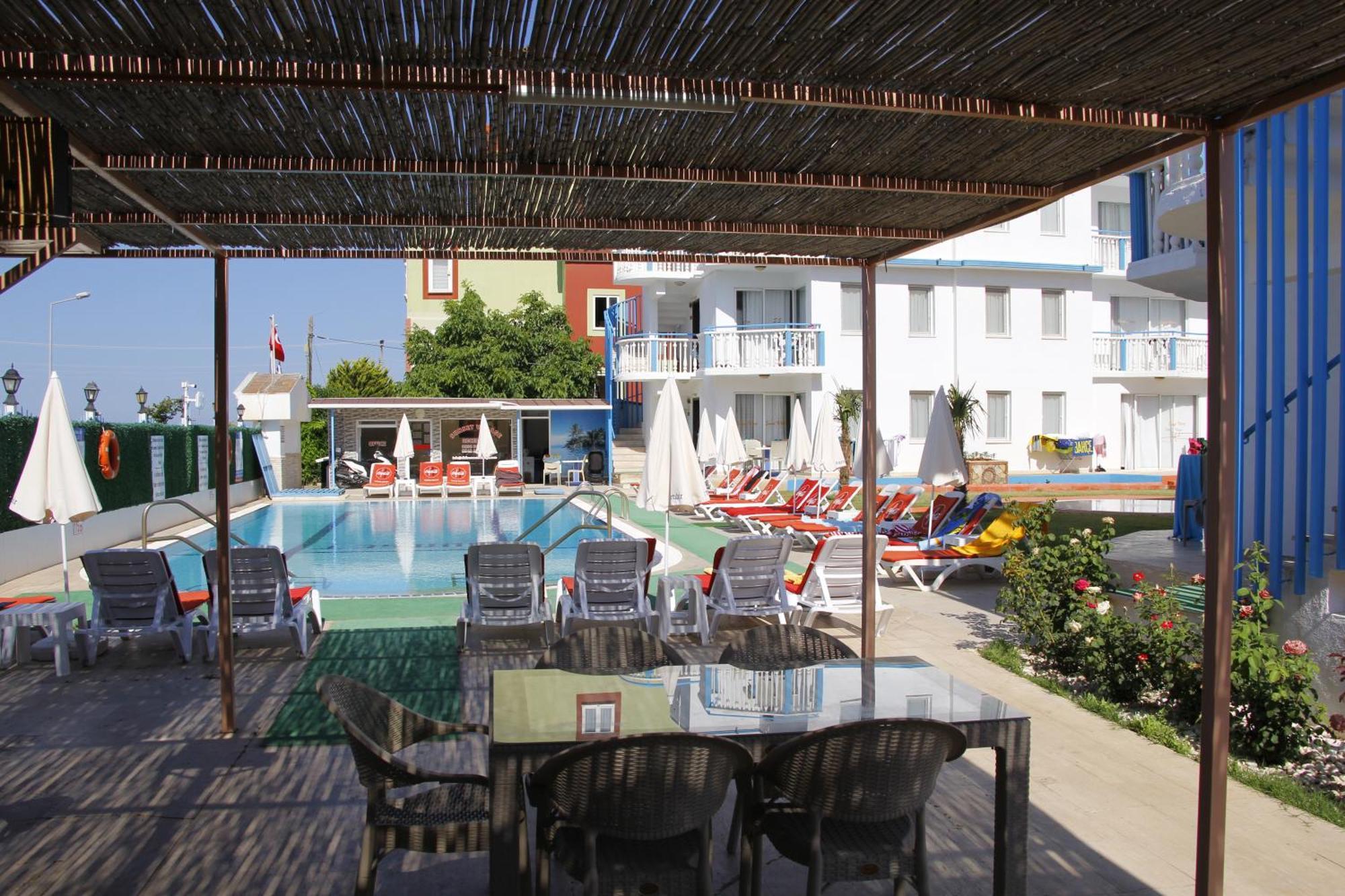 Sunset Village Hotel 2*