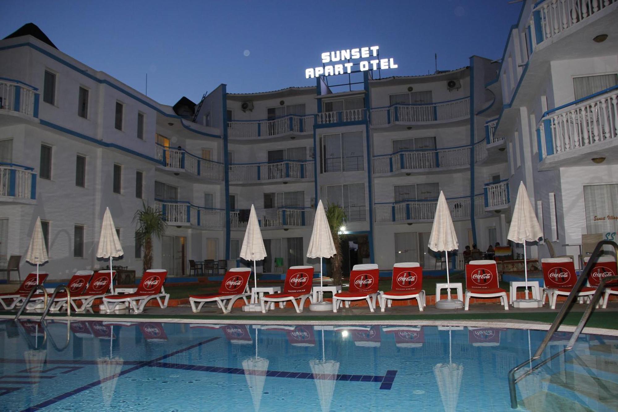 Hotel Sunset Village