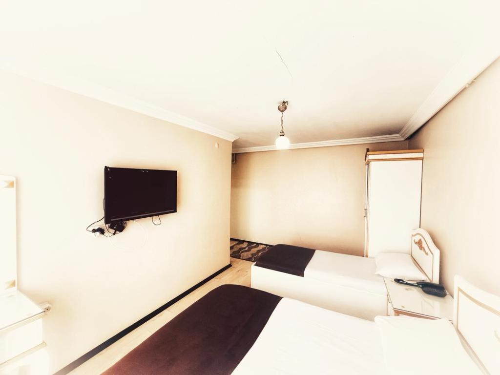 Seref Hotel 2*