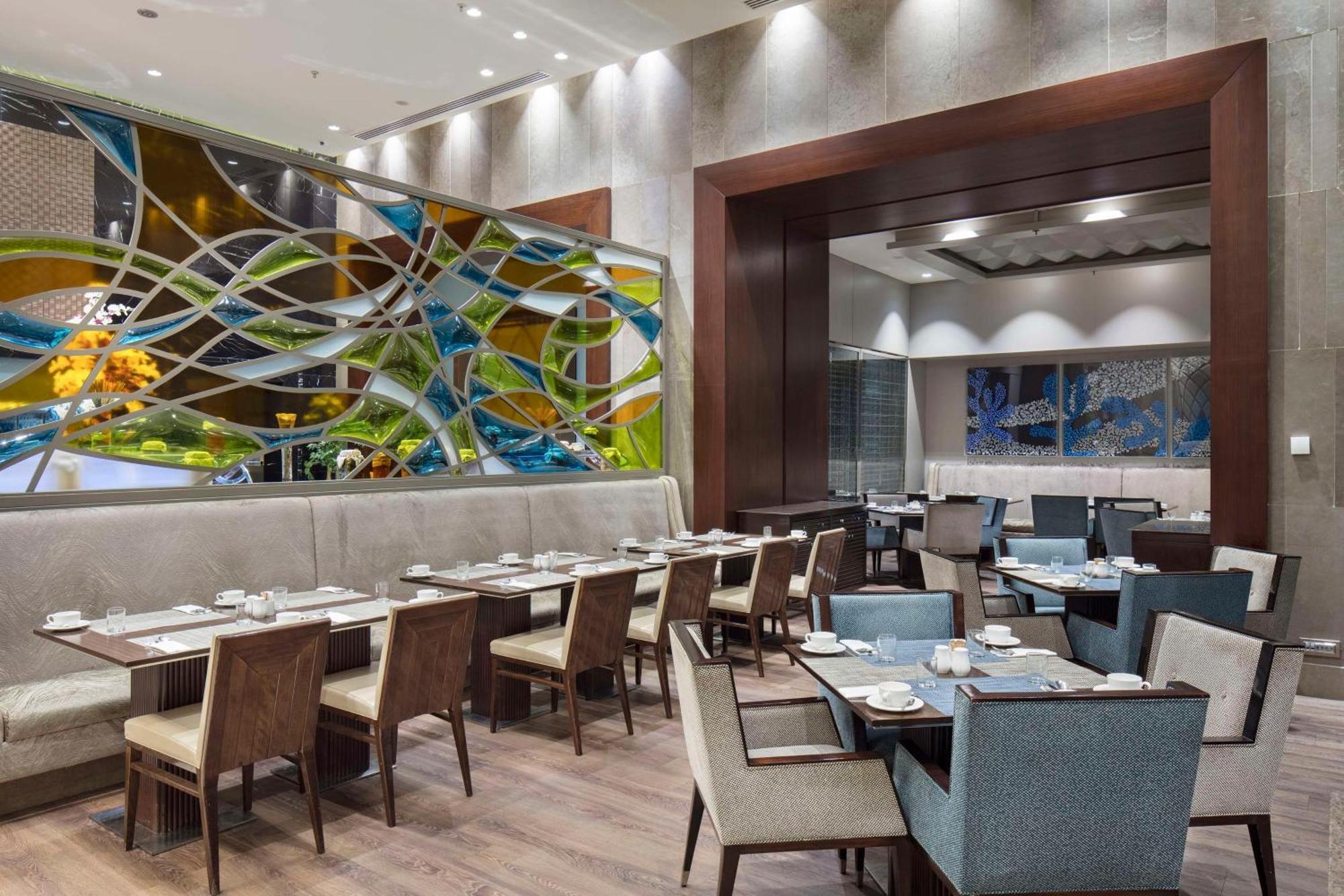 Hilton Convention Center & Hotel 5*