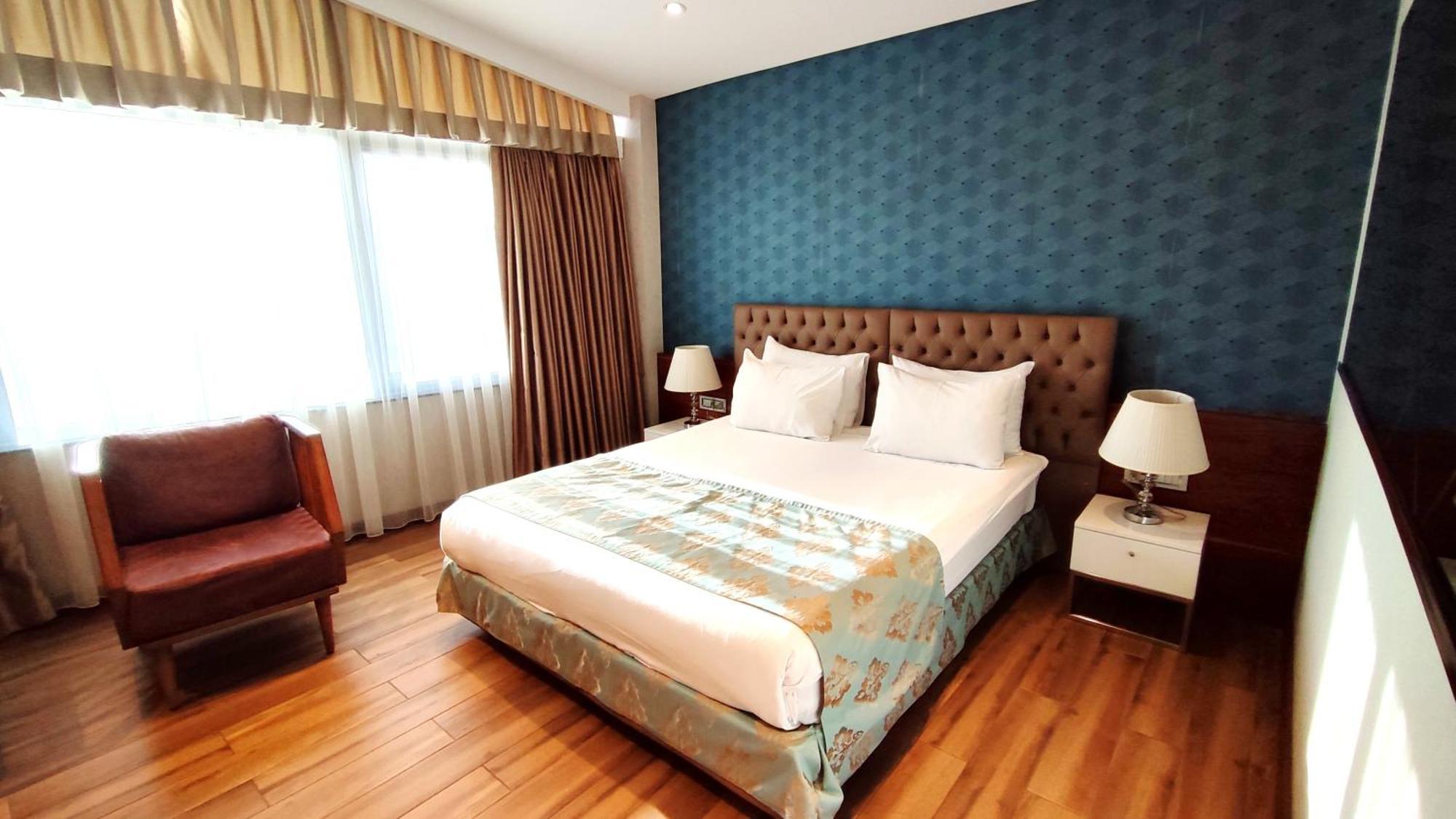 Old Port Hotel 3*