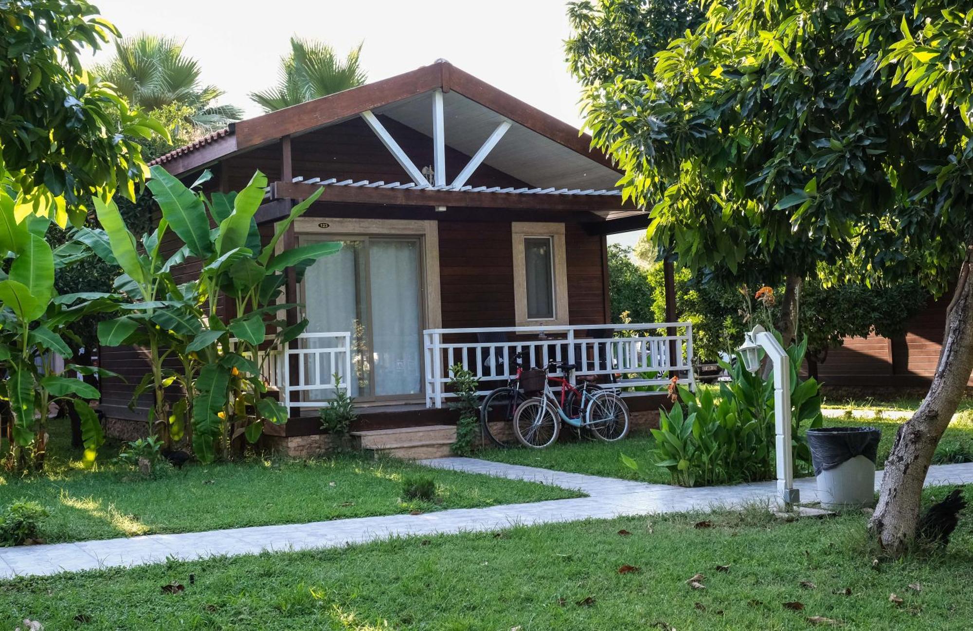 Apella Hotel 3*