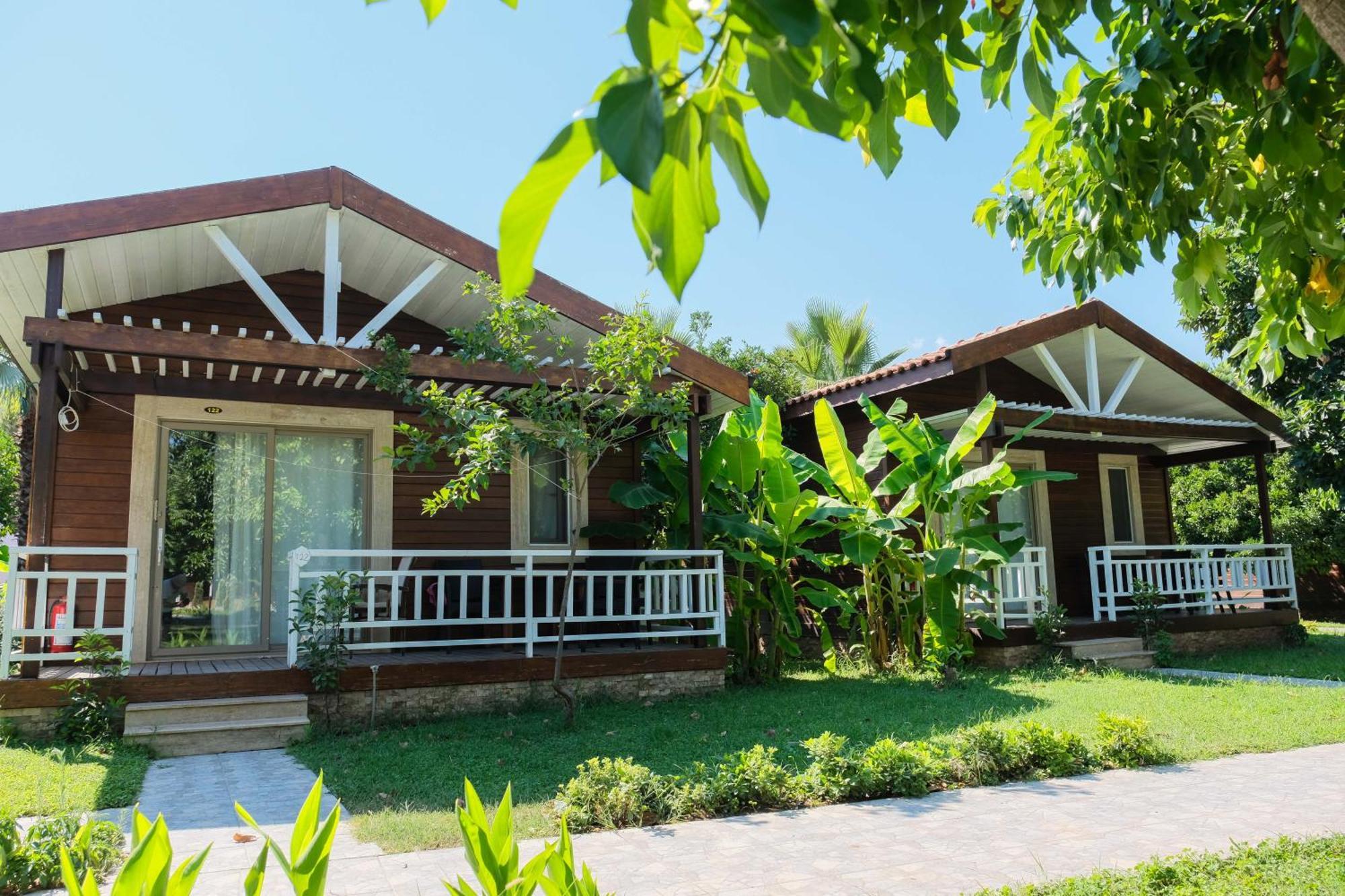 Apella Hotel 3*