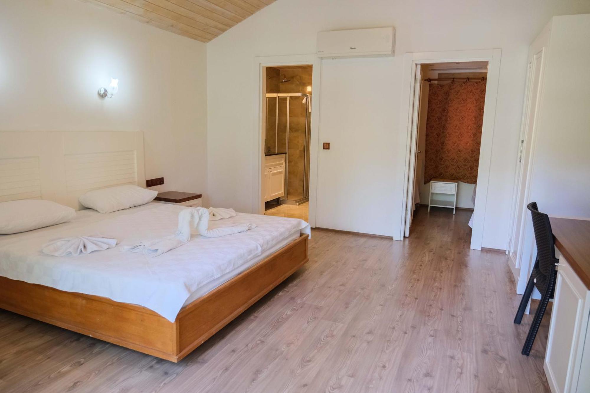 Apella Hotel 3*