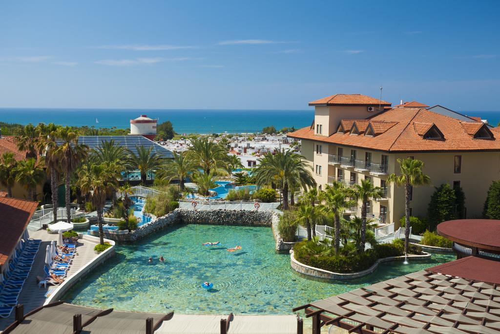 Club Grand Aqua Hotel