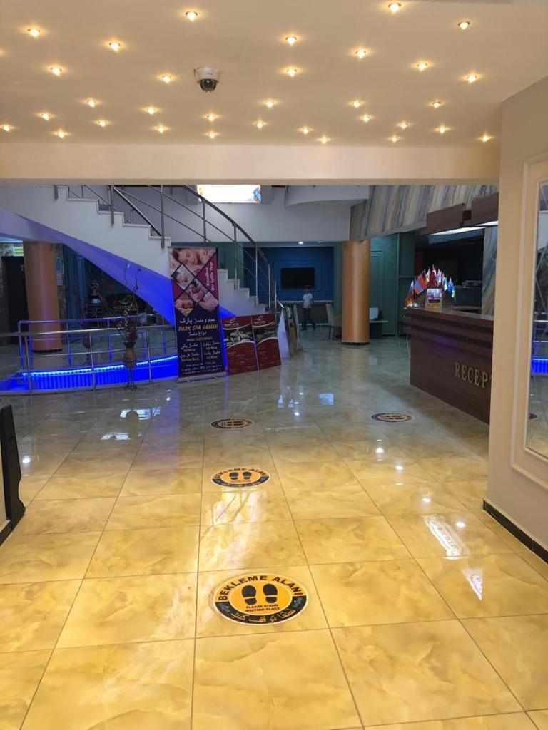 Dimet Park Hotel *
