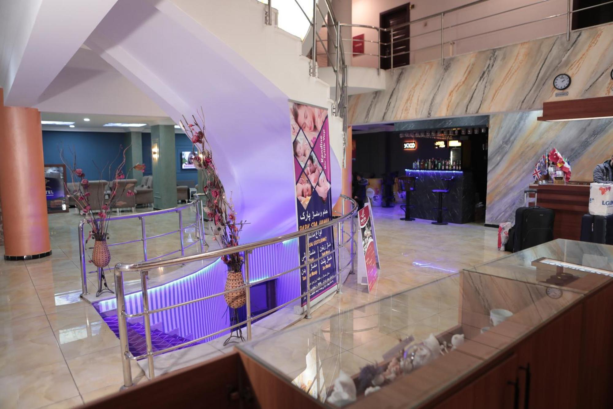 Dimet Park Hotel