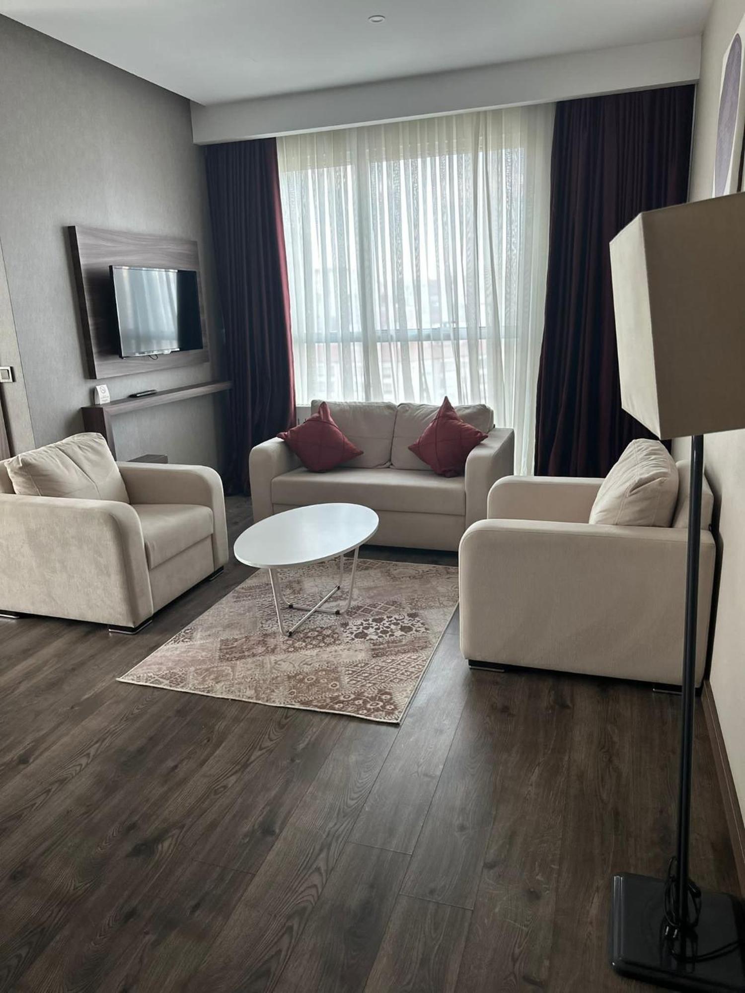 Ramada By Wyndham 3*