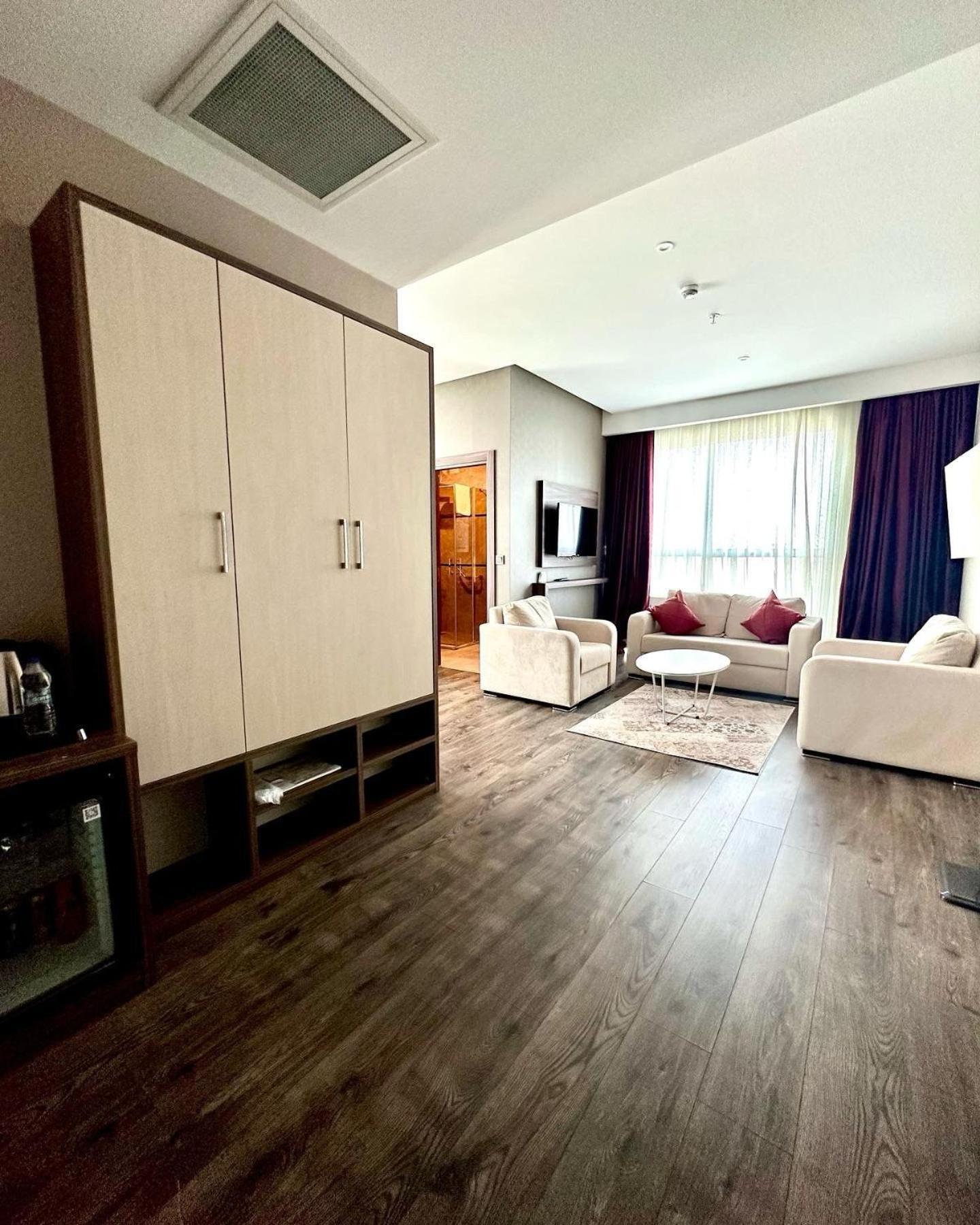Ramada By Wyndham
