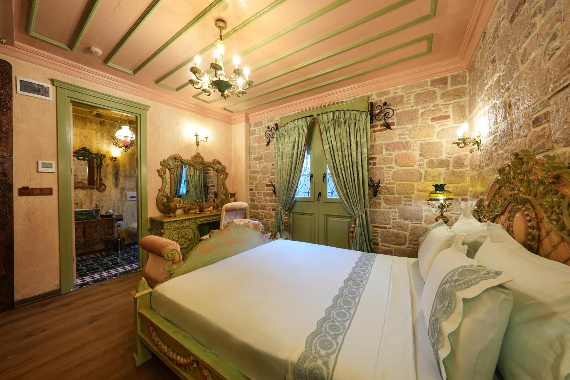 Hotel Naz Su Cunda