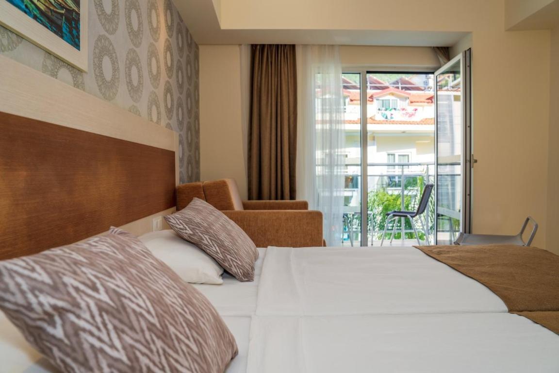 Hotel Montebello 4*