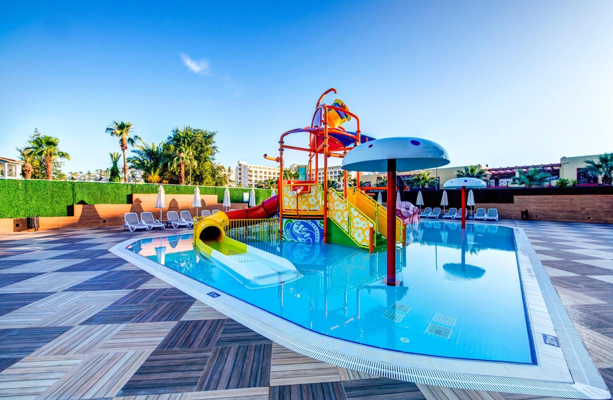 Resort Bera Alanya 5*