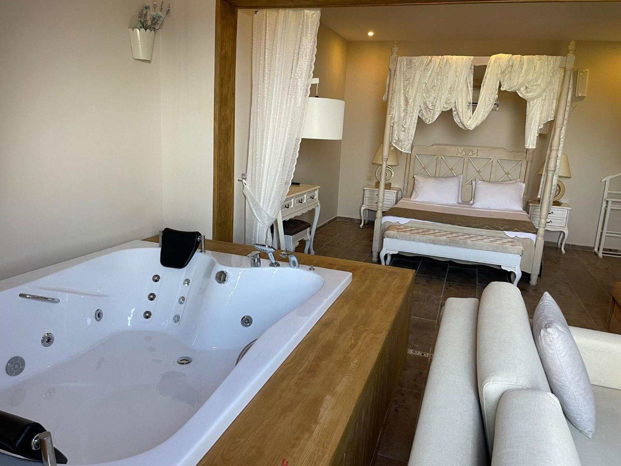 Alya Butik Hotel