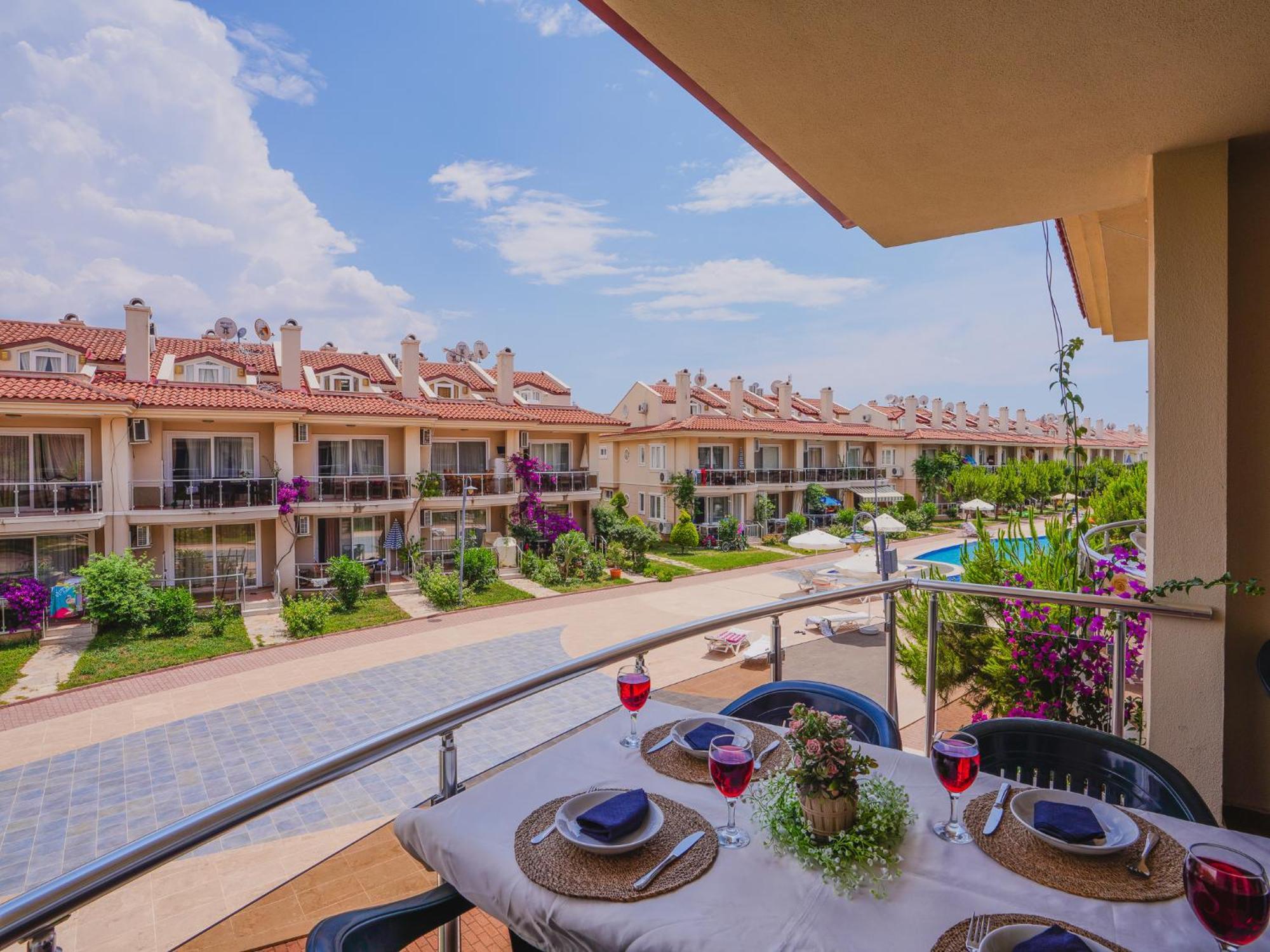 Sunset Club Aqua Lettings 3*