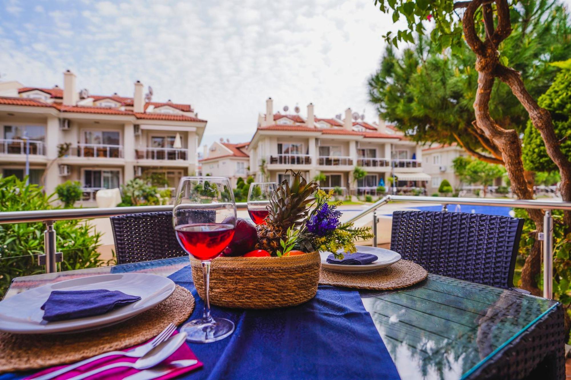 Sunset Club Aqua Lettings 3*