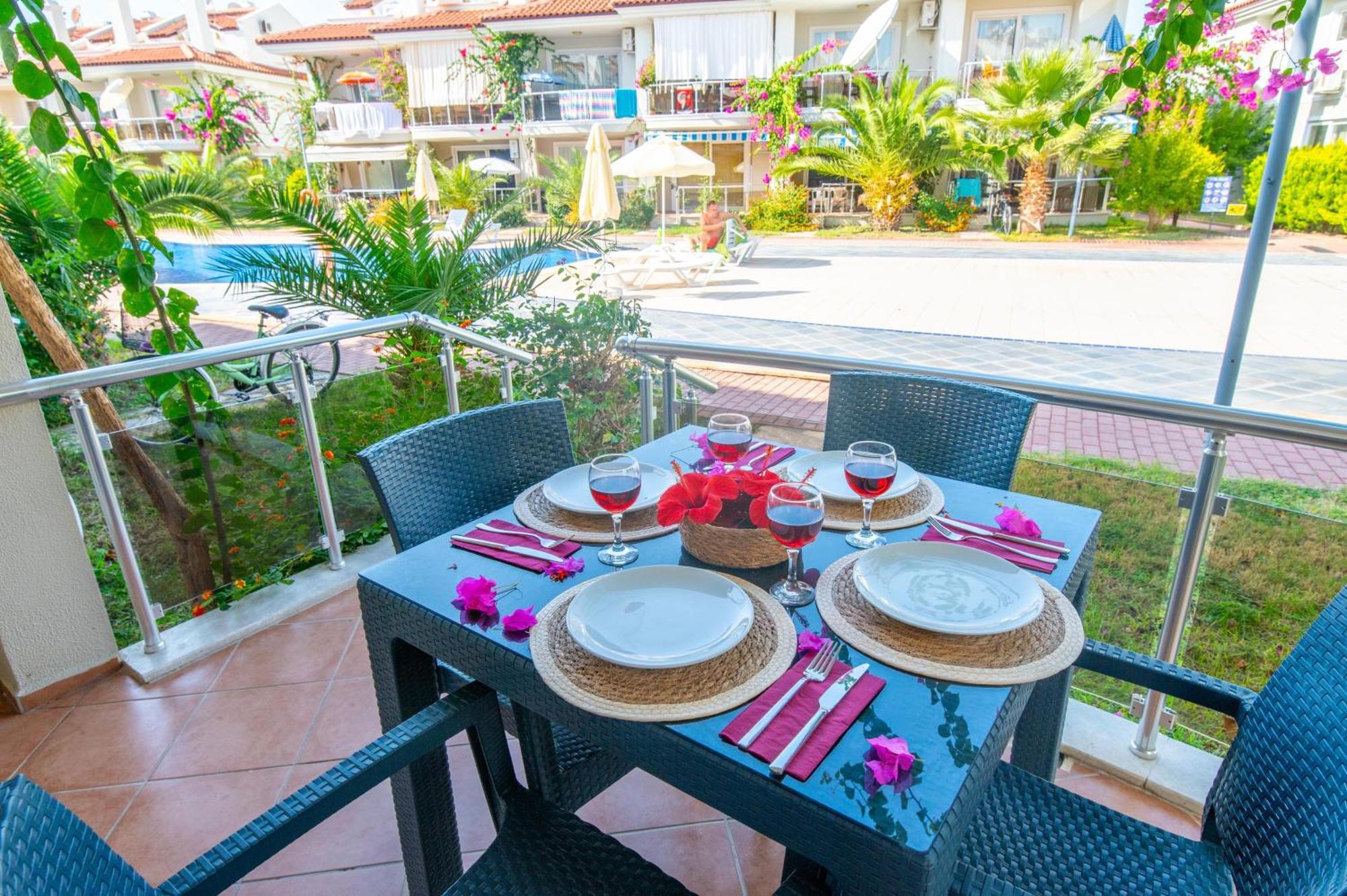 Sunset Club Aqua Lettings Aparthotel