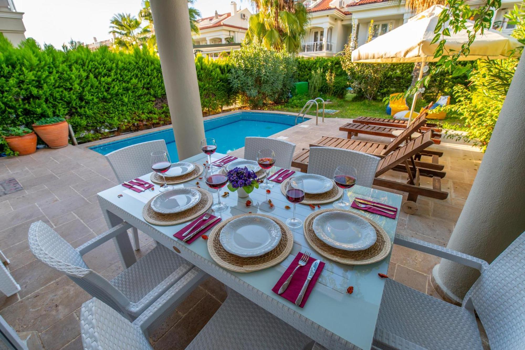 Sunset Club Aqua Lettings Aparthotel 3*