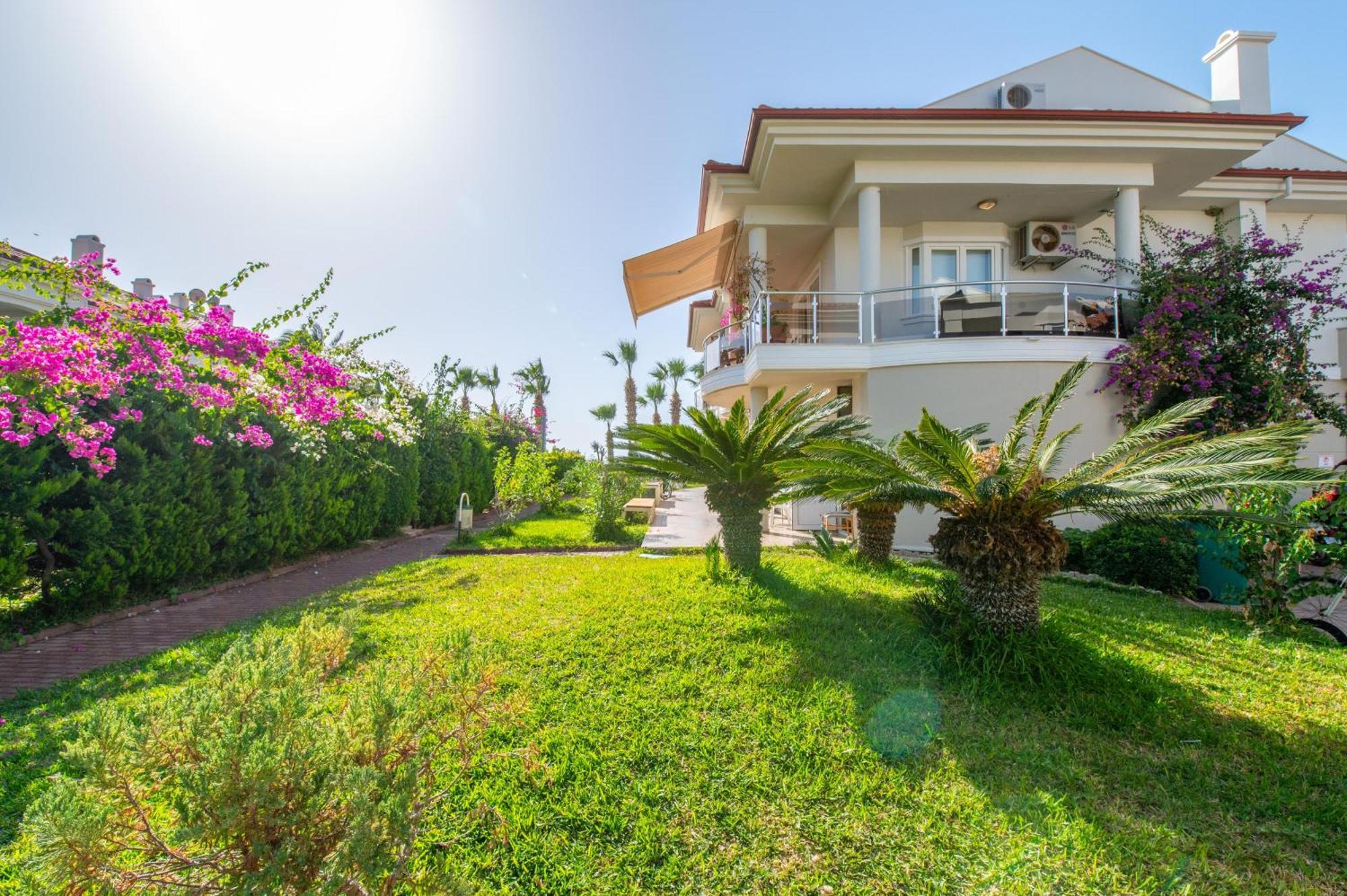Sunset Club Aqua Lettings Aparthotel