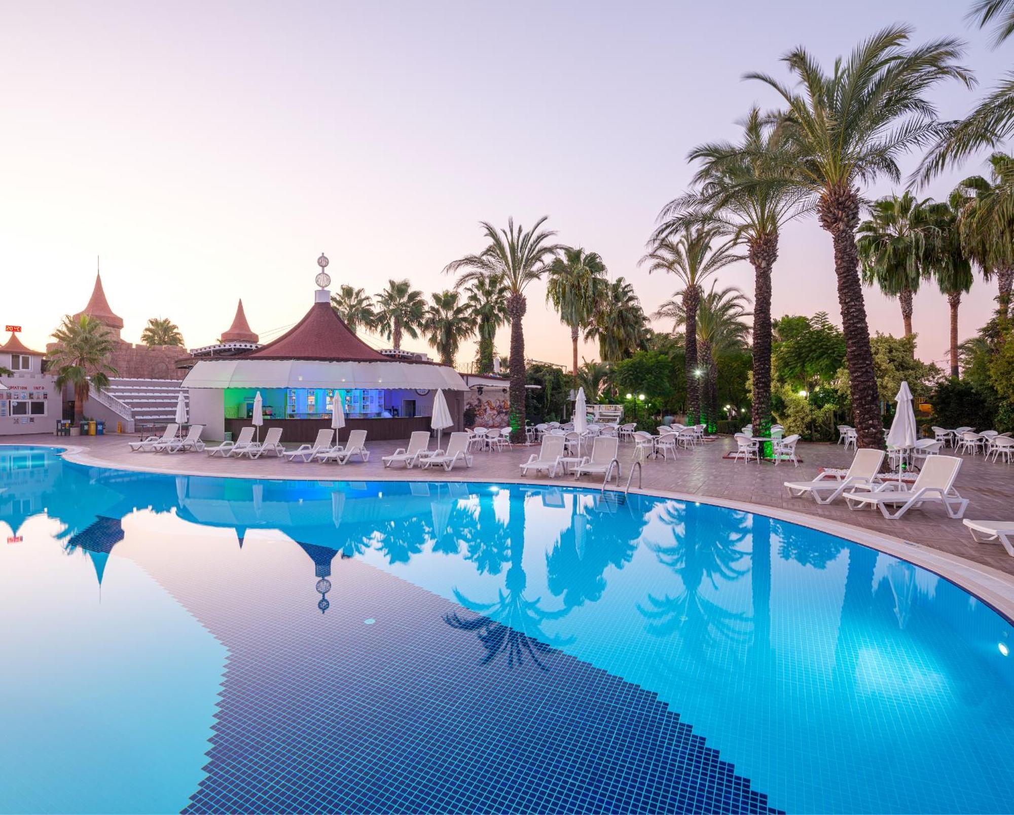 Aydinbey Famous Resort