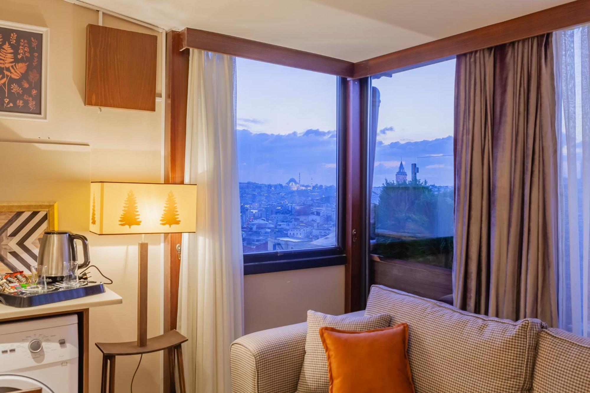 Aparthotel Lord Morgan & Exclusive Design Cihangir 2*