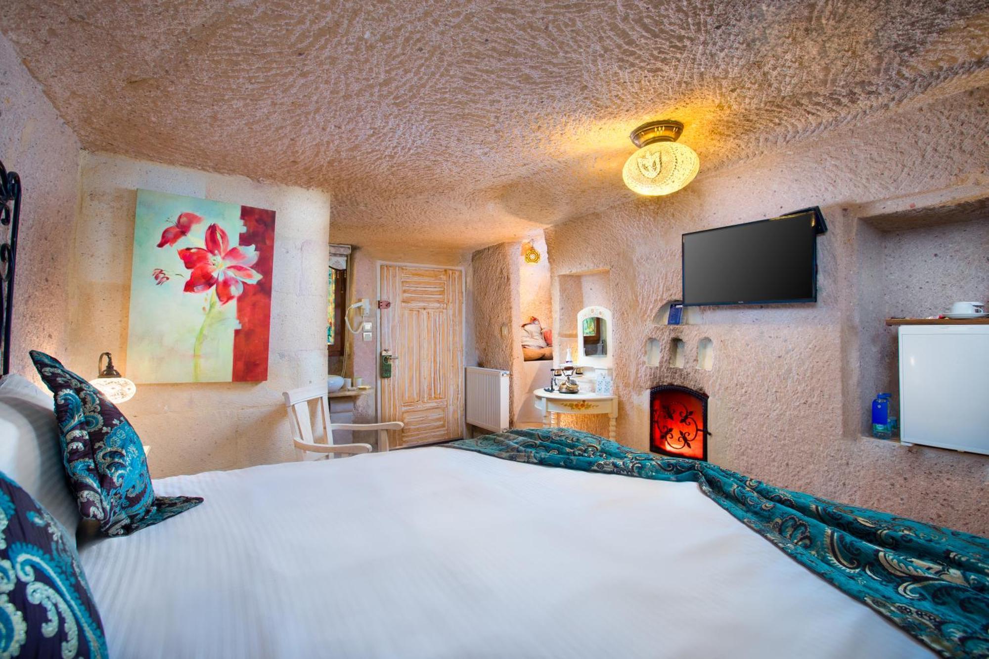 Cappadocia Fairy Chimneys Selfie Cave - Special Class Uchisar