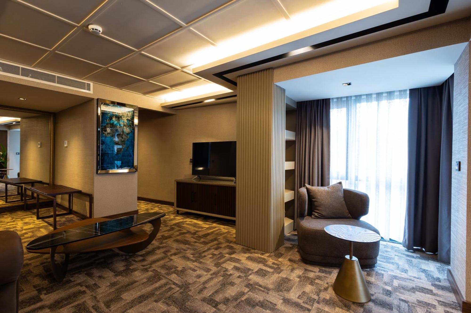 Hotel Tonight Port